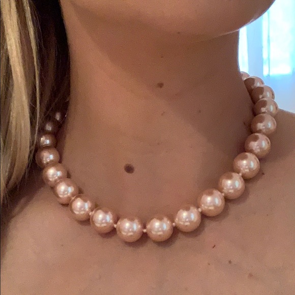 Blush pink pearls with matching earrings - Picture 6 of 8